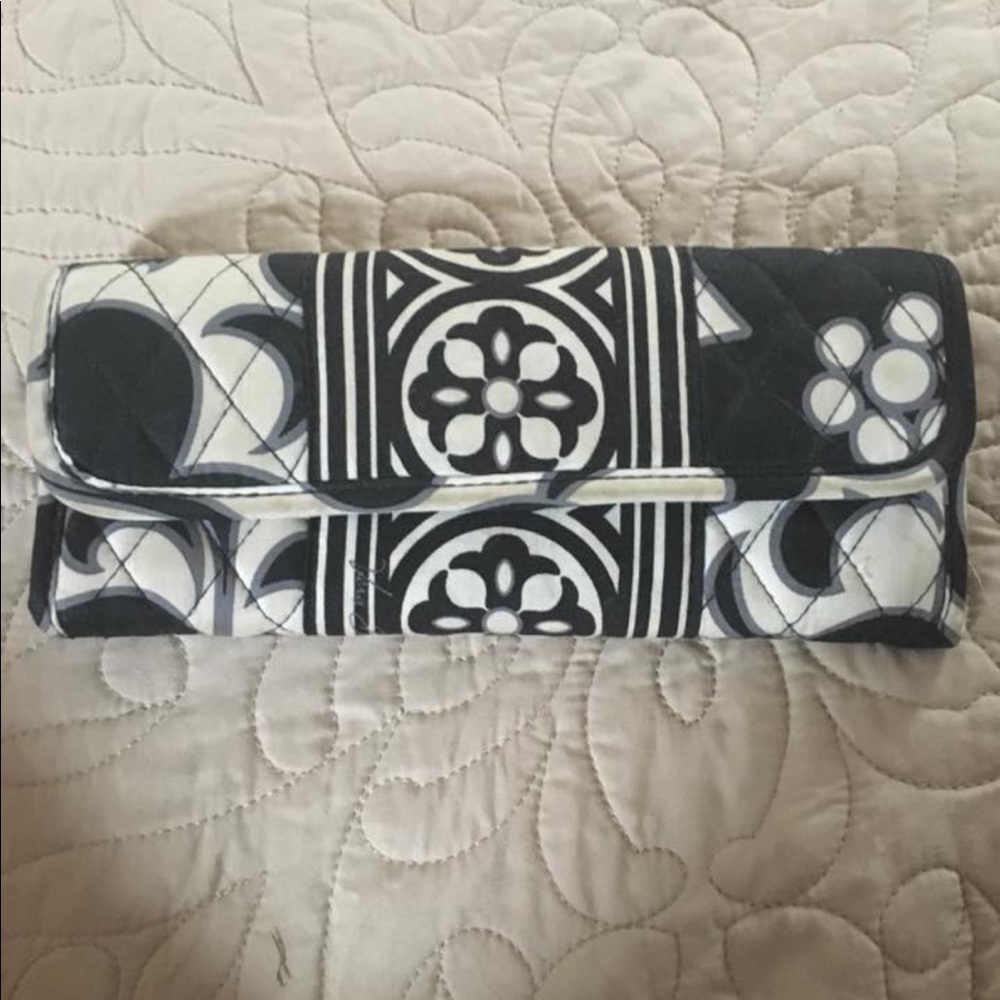 Vera Bradley Wallet- SOLD